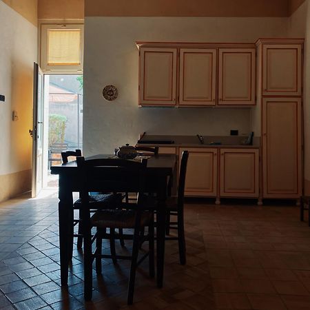 Aparthotel Palazzo Gambuzza Ispica Habitación foto
