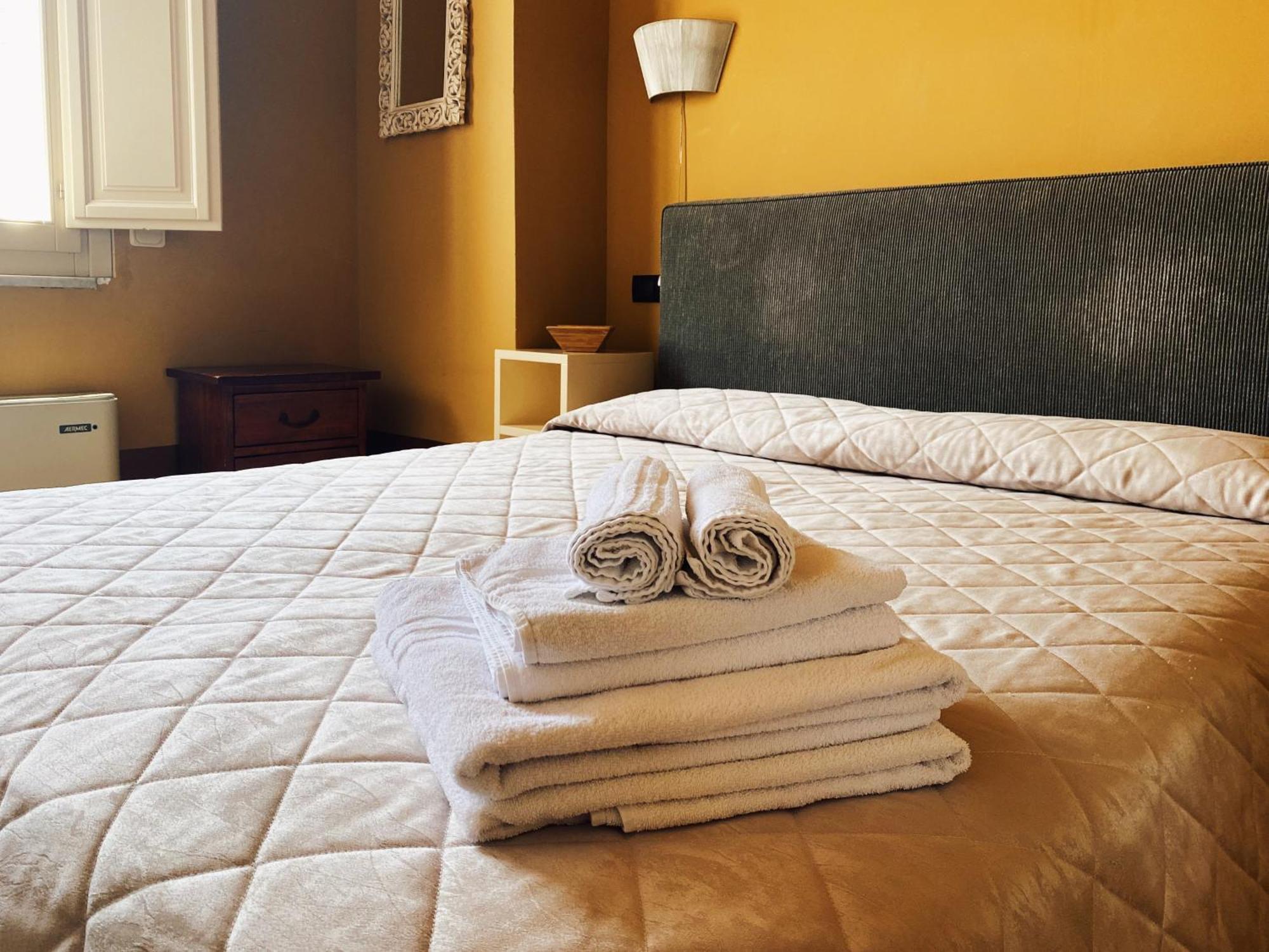 Aparthotel Palazzo Gambuzza Ispica Habitación foto