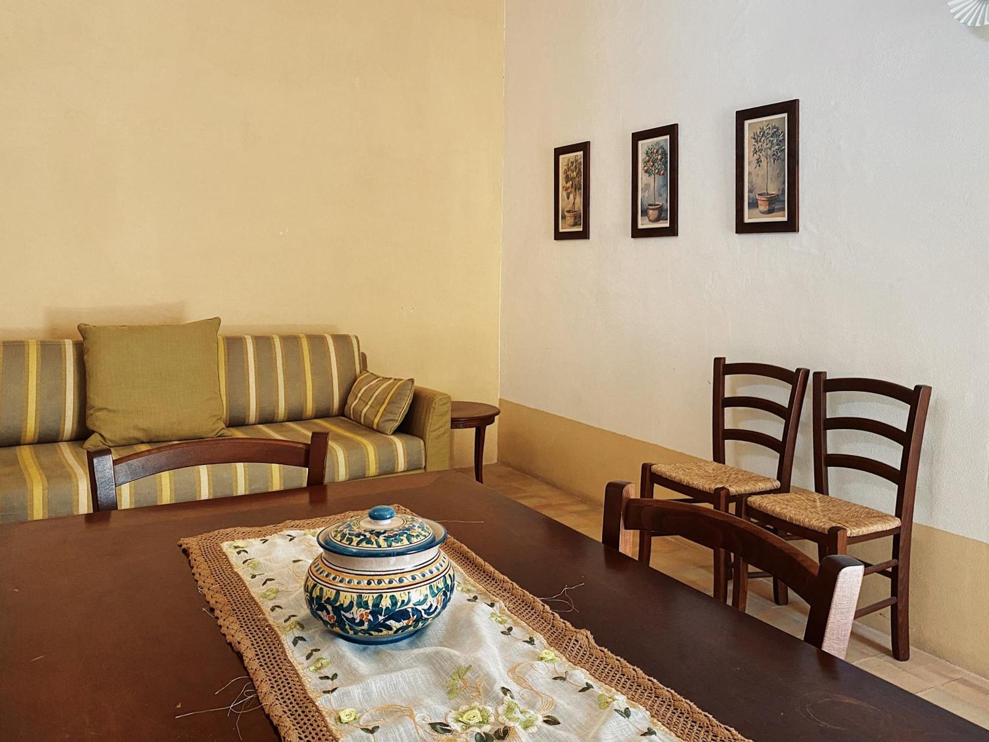 Aparthotel Palazzo Gambuzza Ispica Habitación foto
